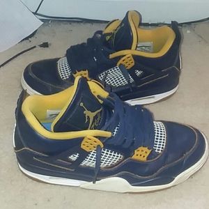 Jordan 4 dunk from above